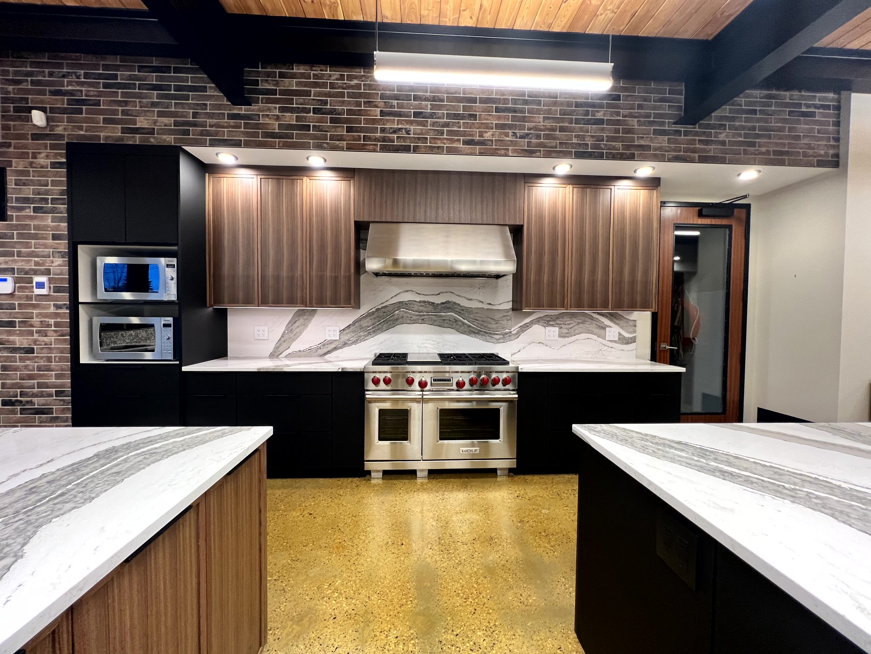 Cabinets & Countertops