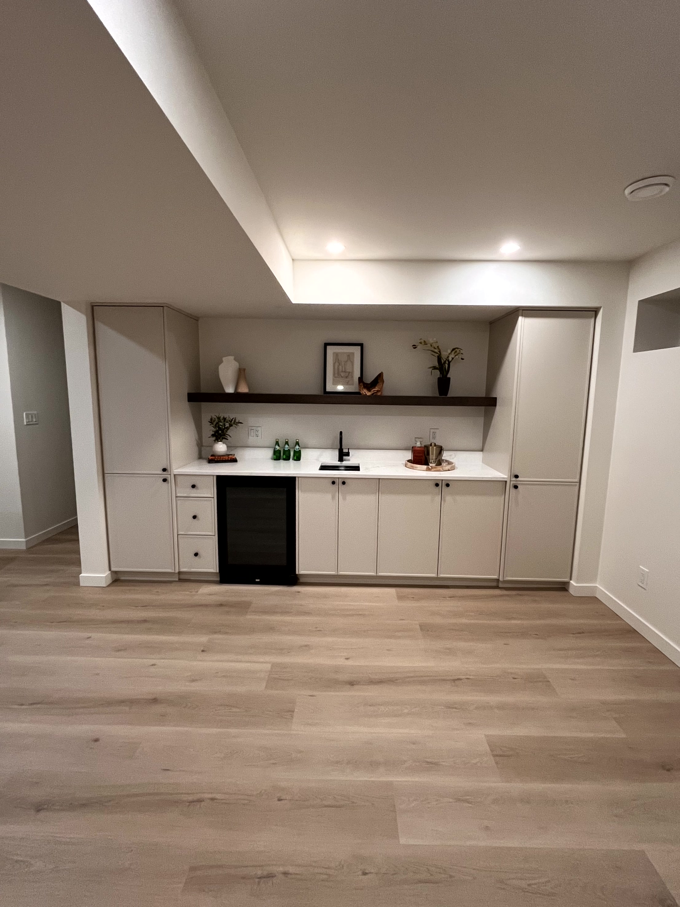 Cabinets & Countertops