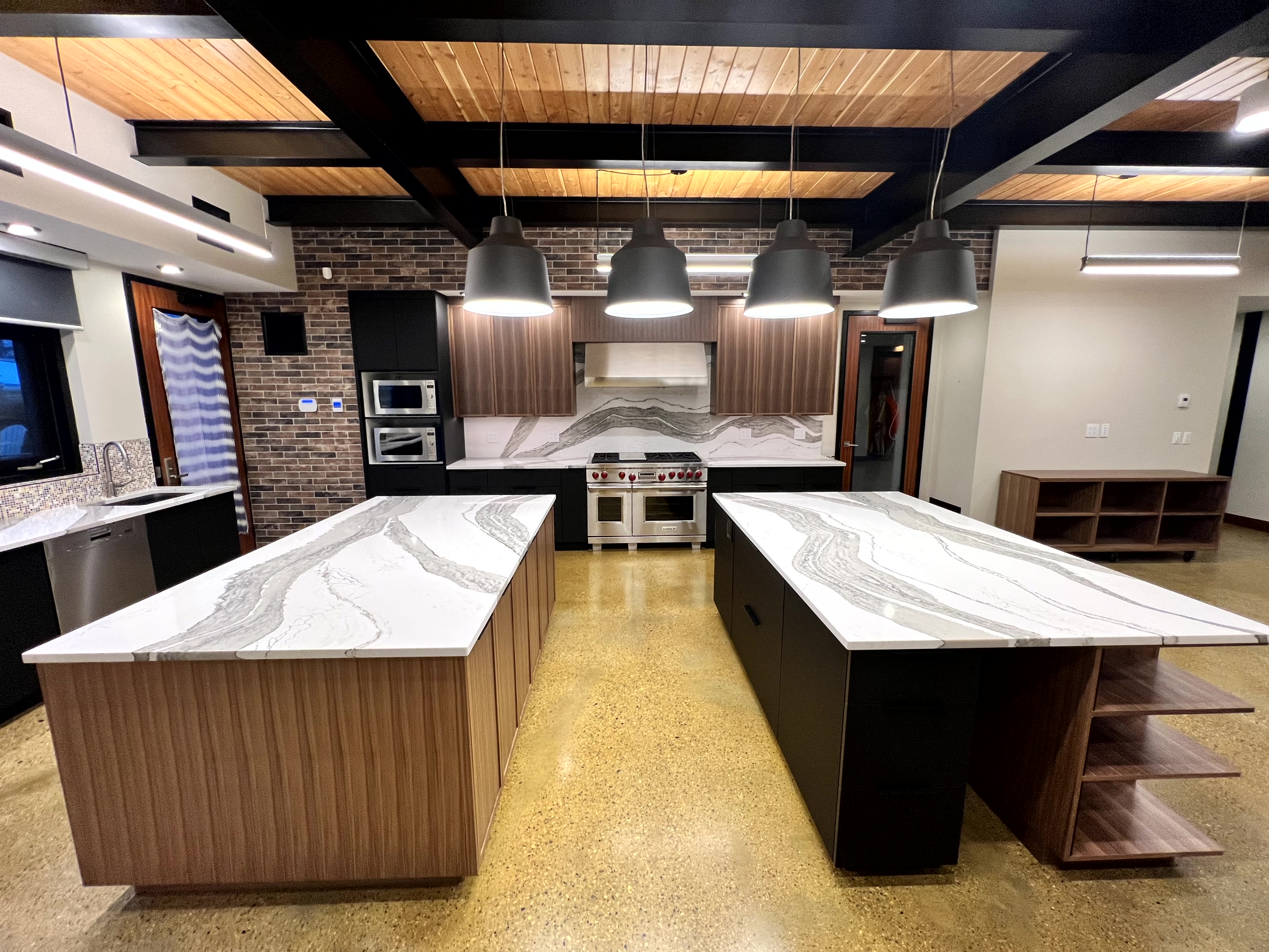 Cabinets & Countertops