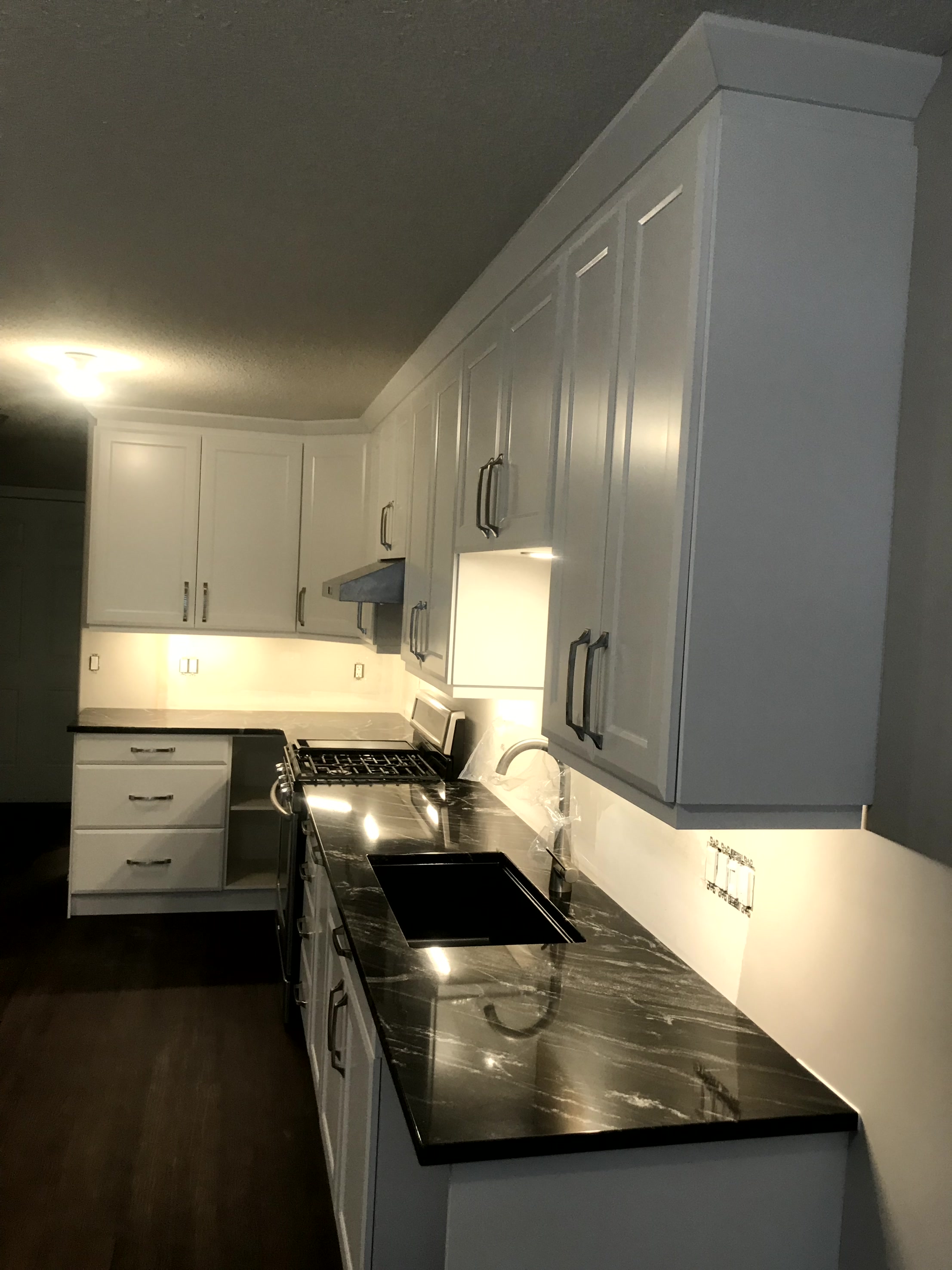 Cabinets & Countertops